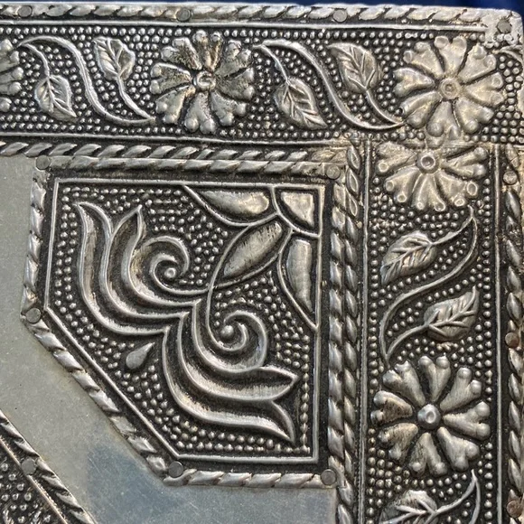 Fantastic LargeVintage Heavily Embossed Locking Jewelry Box EUC